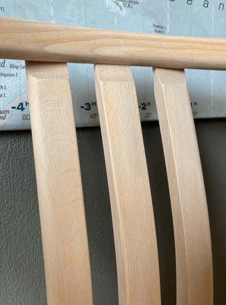 Sæbebehandlet bøgestol tæt på